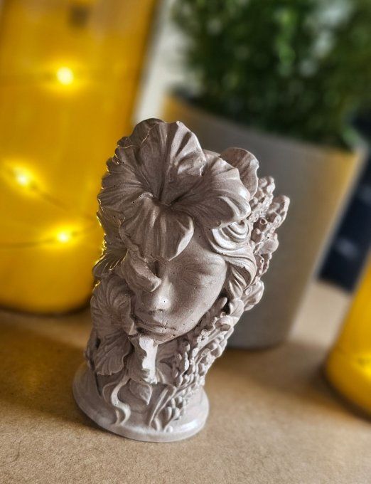 Décoration la dame aux fleurs 