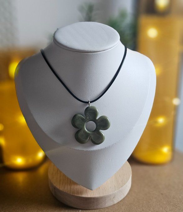 Collier fleur 
